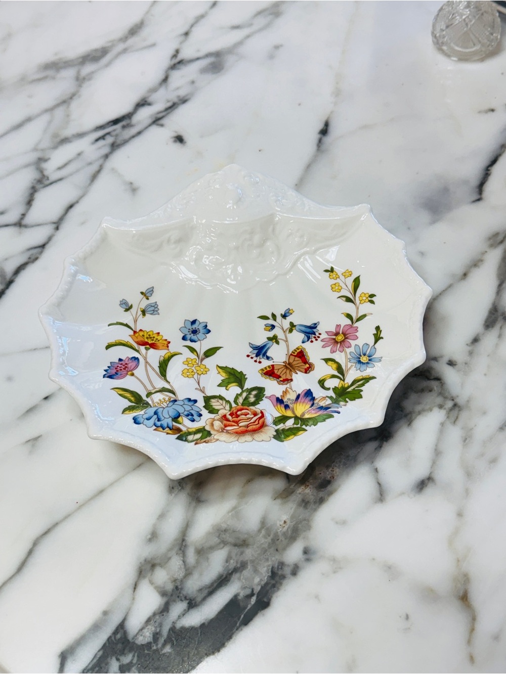 Vintage Aynsley "Cottage Garden" Bone China Embossed Shell Dish - England - Picture 11 of 16
